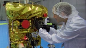 Installing the BREESAT 4 picosatellite into the BRIOS spacecraft. Photo: DLR