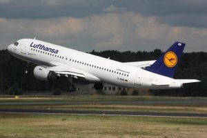 A Lufthansa A320 taking off. Lufthansa soft-launched Inmarsat GX Aviation's IFC. Photo: Wikimedia Commons