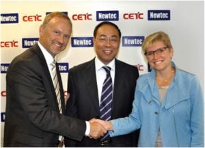 From left to right: Newtec CEO Serge Van Herck, CETC54's President Tu Tianjie and the Belgian Government’s State Secretary for Science Policy Elke Sleurs.