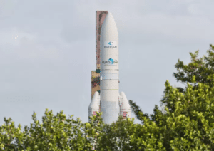 Arianespace, Eutelsat Sign New Contract After Successful Launch