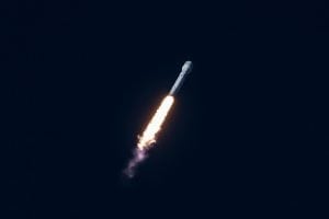 SpaceX Outpaces Competition with Successful Launch of Intelsat 35e