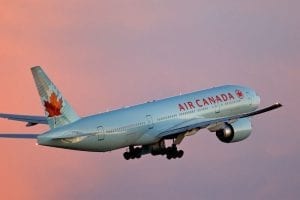 An Air Canada Boeing 777-200LR takes off from Toronto, Canada. Photo: Flickr/BriYYZ.