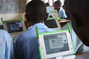 Students use laptops at Kagugu Primary School in Kigali, Rwanda. Photo: Wikimedia.