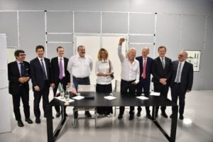 Virgin Orbit and SITAEL signing the agreement in Italy.