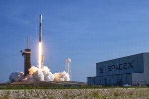 SpaceX Touts 100 Mbps Starlink Test Speeds, Confirms Inter-Satellite Links