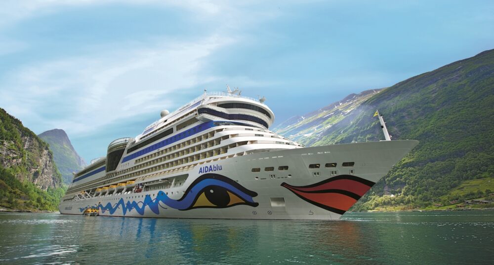 Carnival Corporation to Roll Out Starlink Wi-Fi on Cruise Ships - Via ...