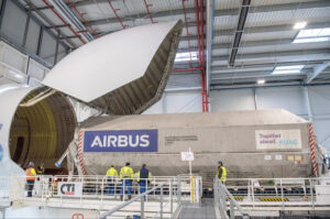 Airbus Delivers Inmarsat-6 Satellite to Florida Ahead of SpaceX Launch 