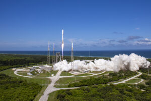 ULA Launches the First 2 Kuiper Prototype Satellites for Amazon 