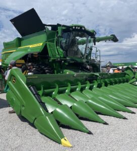 John Deere Details Early Access Program for Starlink Solution 