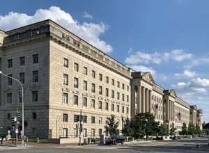 Headquarters of the United States Department of Commerce, Washington, D.C. Photo: APK, Creative Commons license